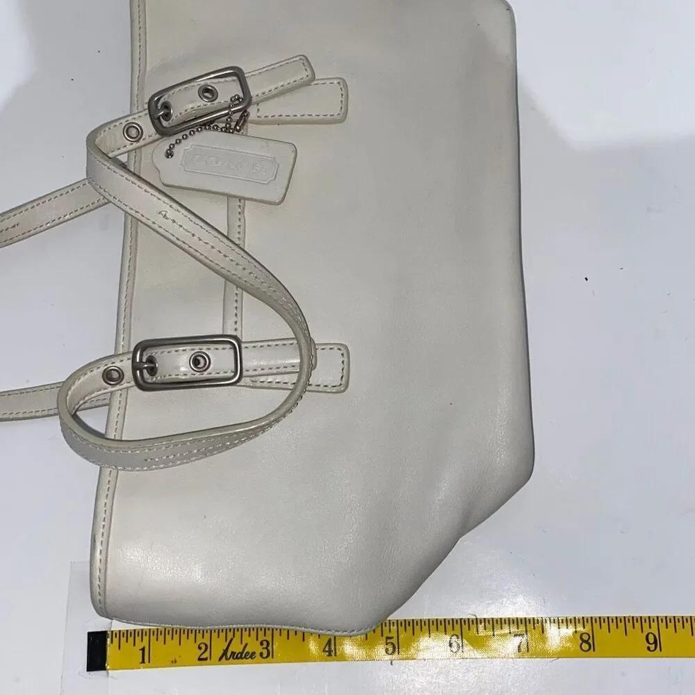 Coach Women's White Zipper Top Leather Tote Handbag‎